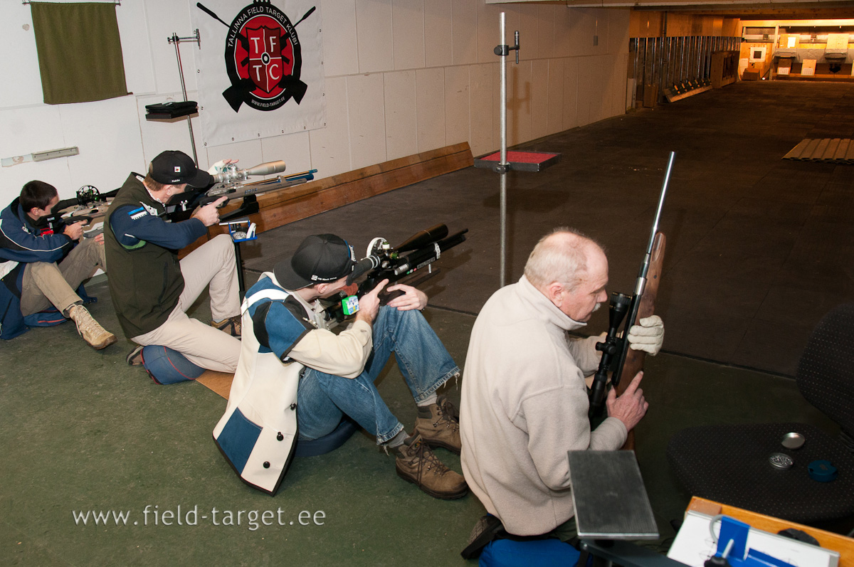 Teine vahetus tulejoonel ennast ettevalmistamas